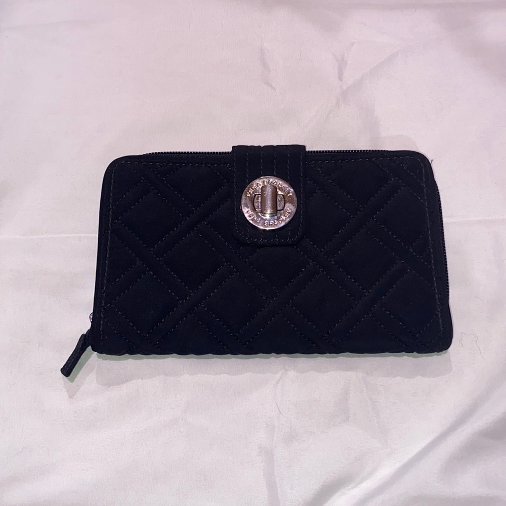 Vera Bradley Turnlock Wallet (Classic Black)